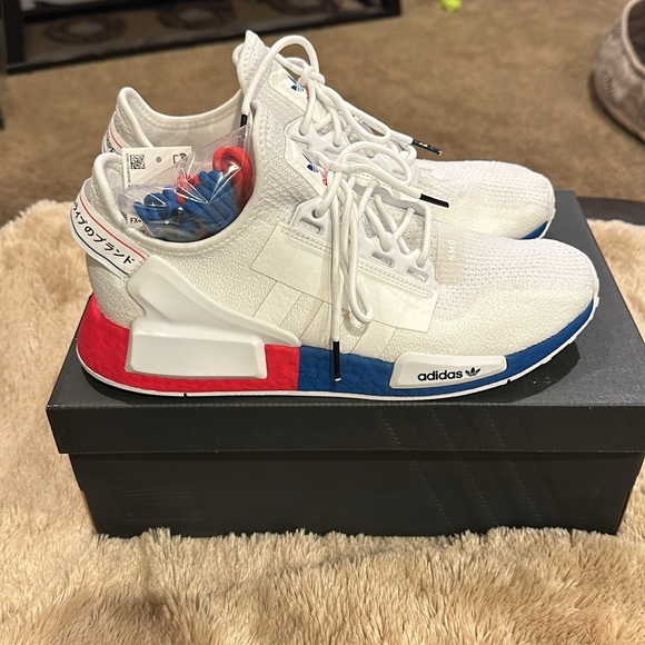 Adidas NMD_R1.V2 Sneakers - Picture 2 of 8